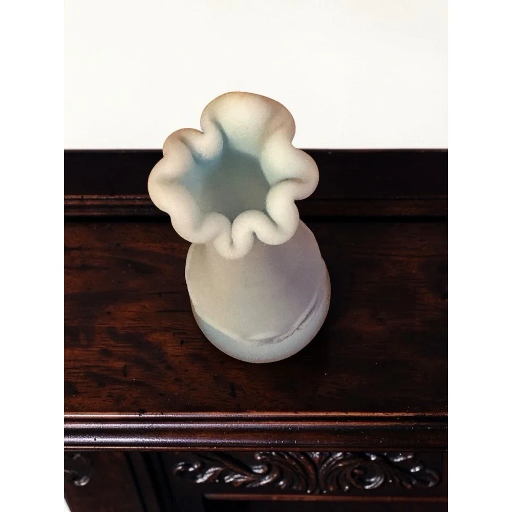 Vintage Fenton Blue Satin Glass Water Lily 10
